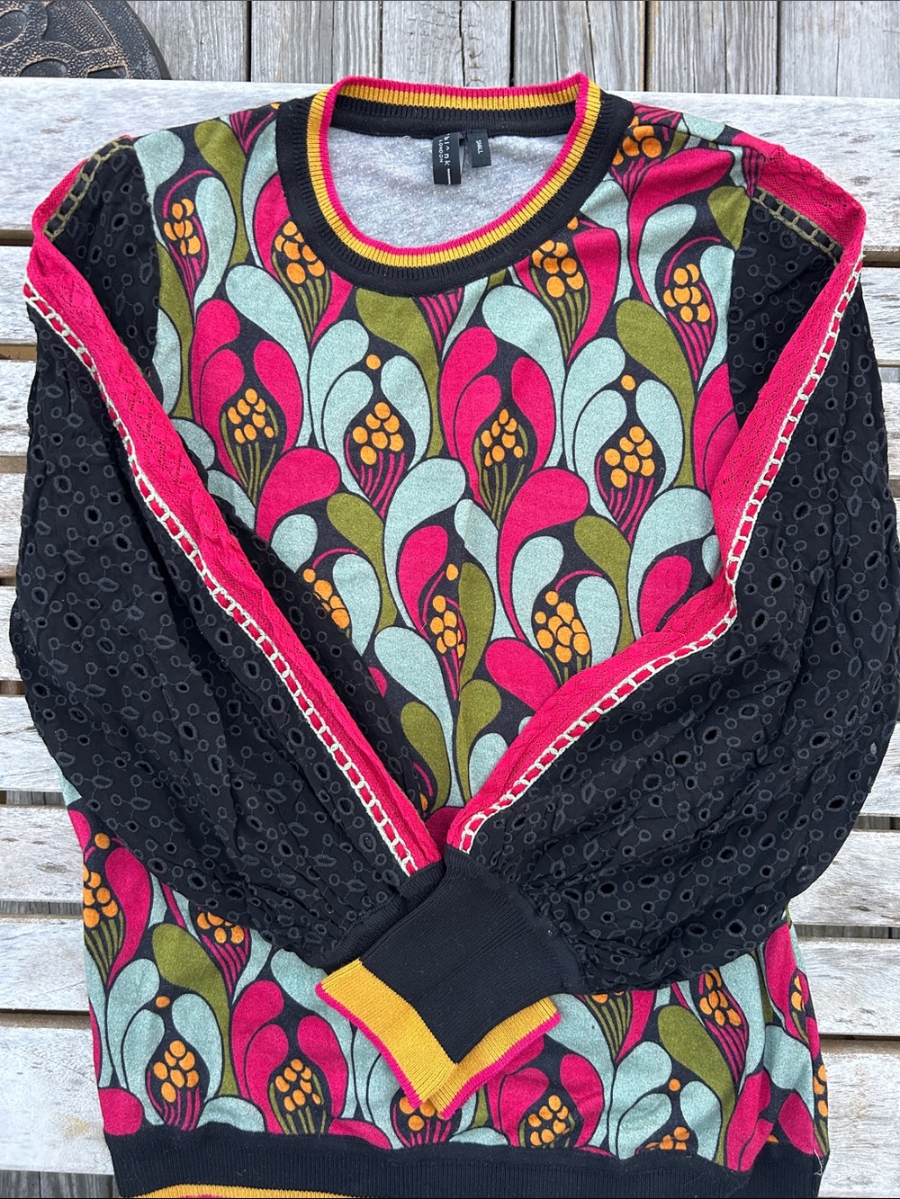 Women's Multicolor Patterned Pullover Sweater - Pink/Green/Black
